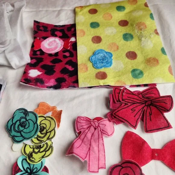 Sew Cool Sewing Machine - Purple w/ Pink Accents W/ Accessories - Picture 11 of 16